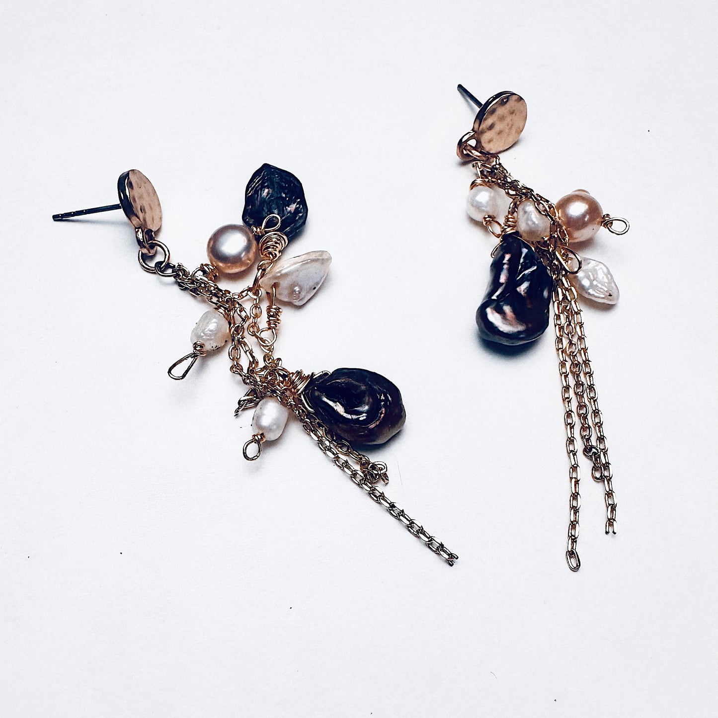 Nocturne Drifters | Black & Peach Freshwater Pearl Earrings
